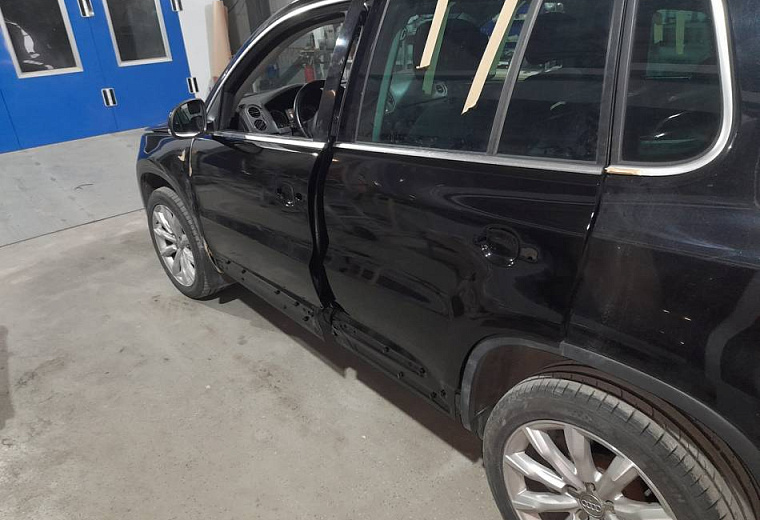 Устранение коррозии в дверях Vokswagen Tiguan
